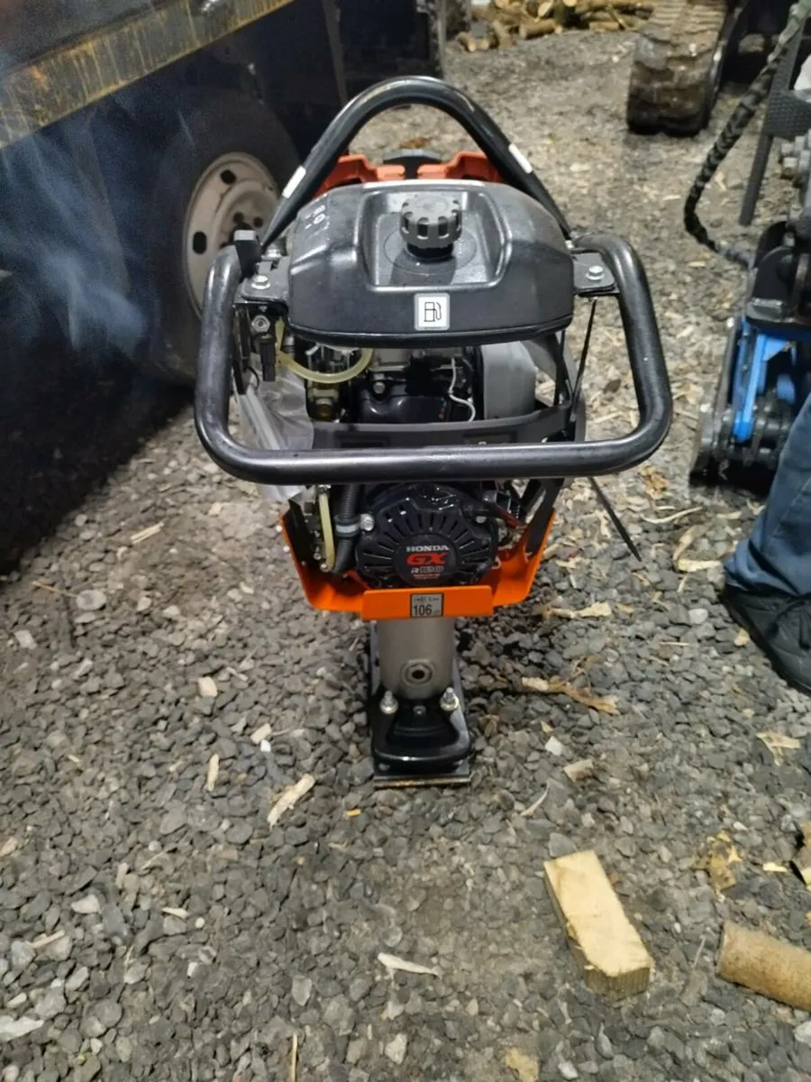 New never used road saw and jumping jack - Image 1