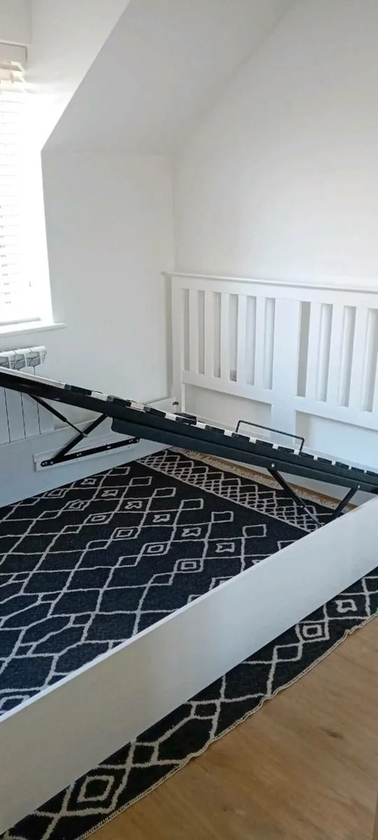 5ft White wooden ottoman storage bed frame - Image 4