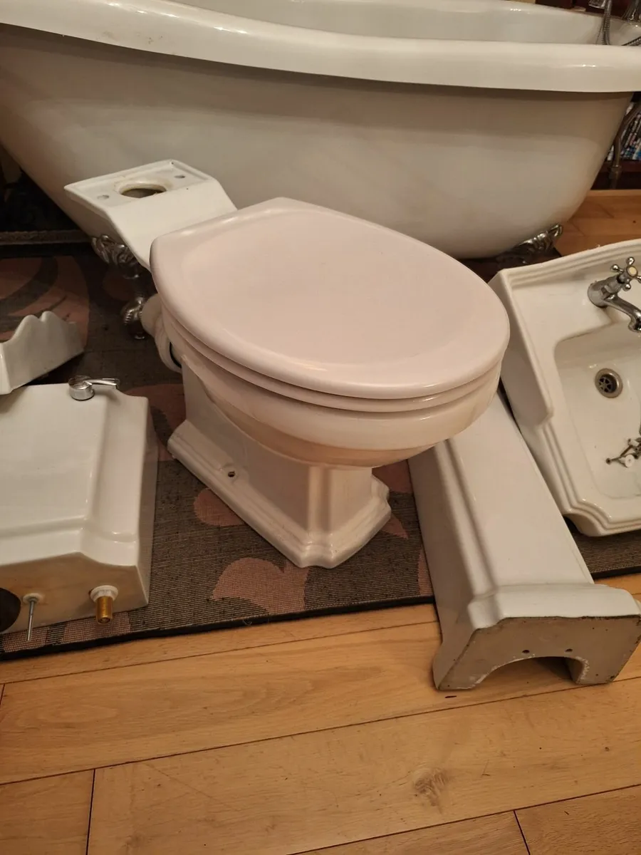 Bath, toilet ,sink - Image 2