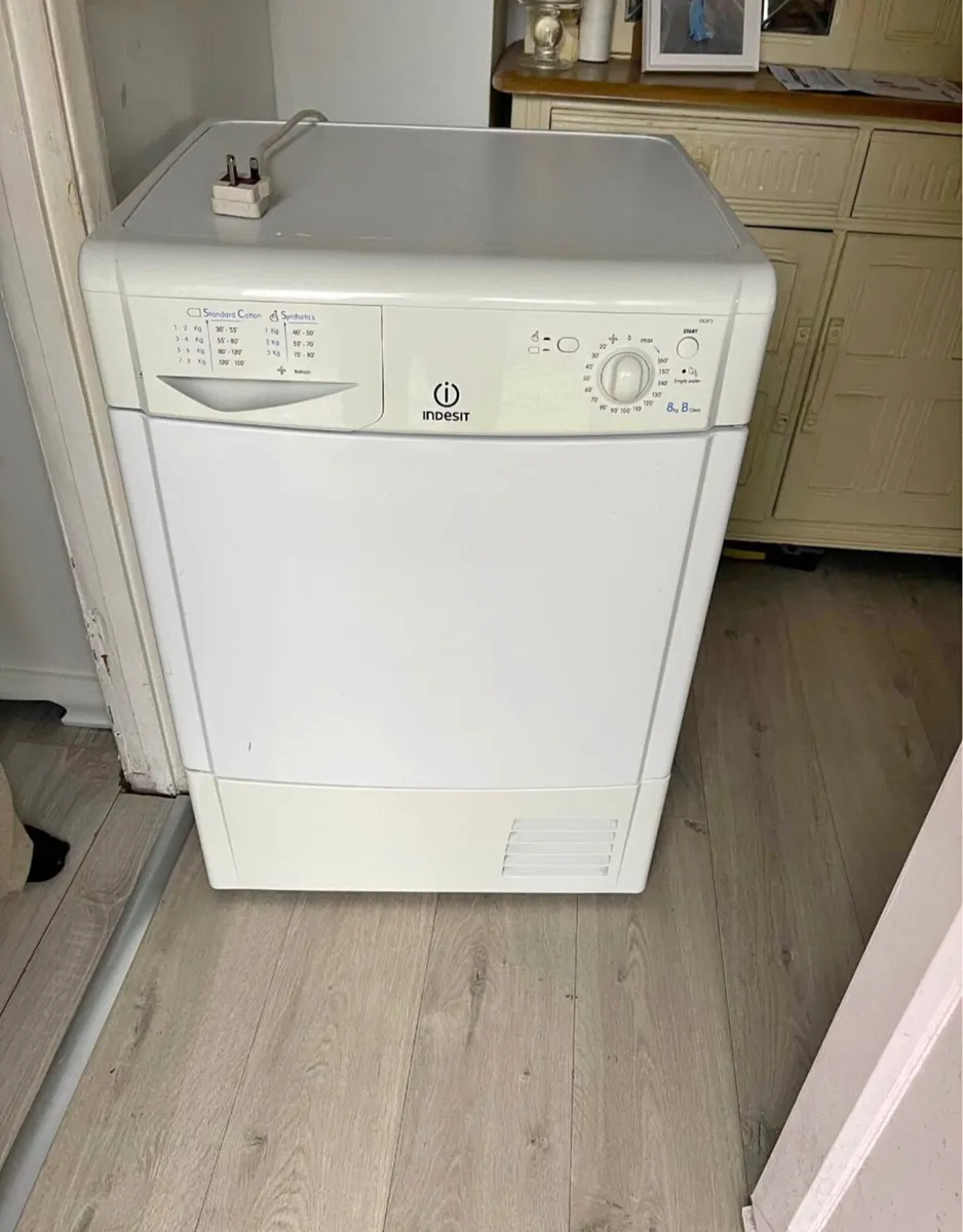 Indesit 8kg condenser tumble dryer