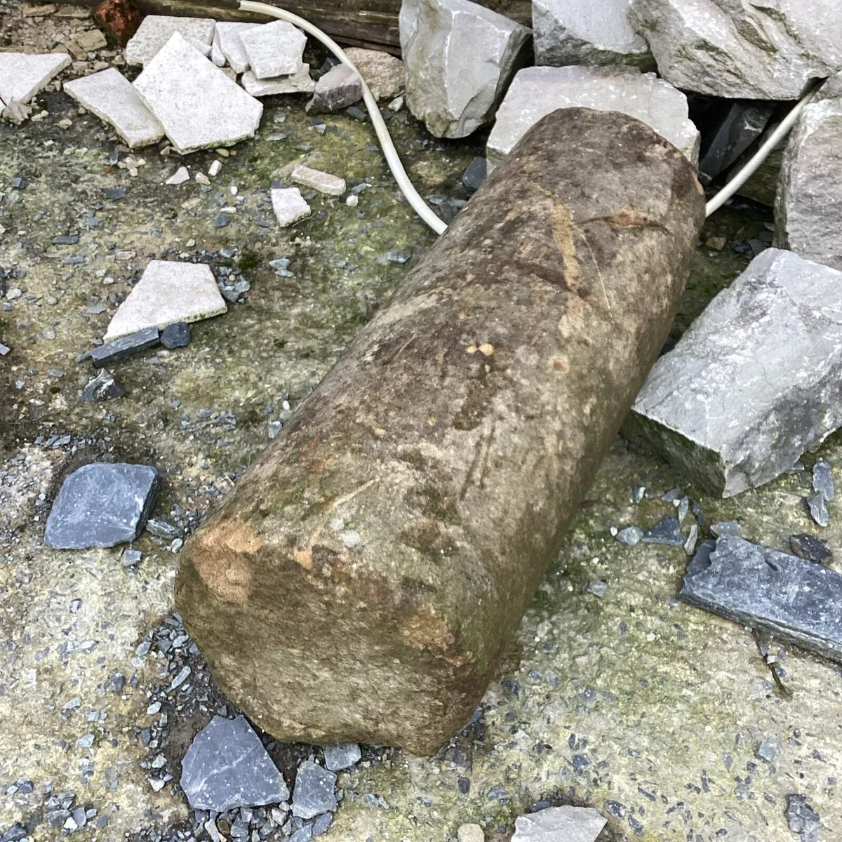 Reclaimed Sandstone column - Image 1