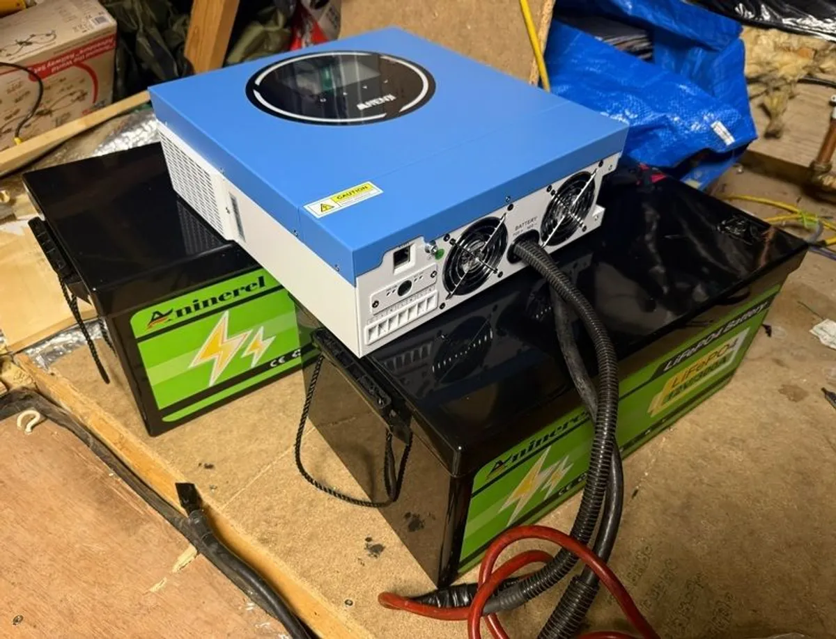 Hybrid solar inverter with batteries - Image 1