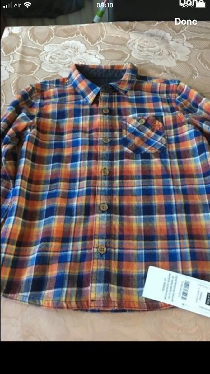 Boys BNWT shirt  age 3/4 €5 - Image 3