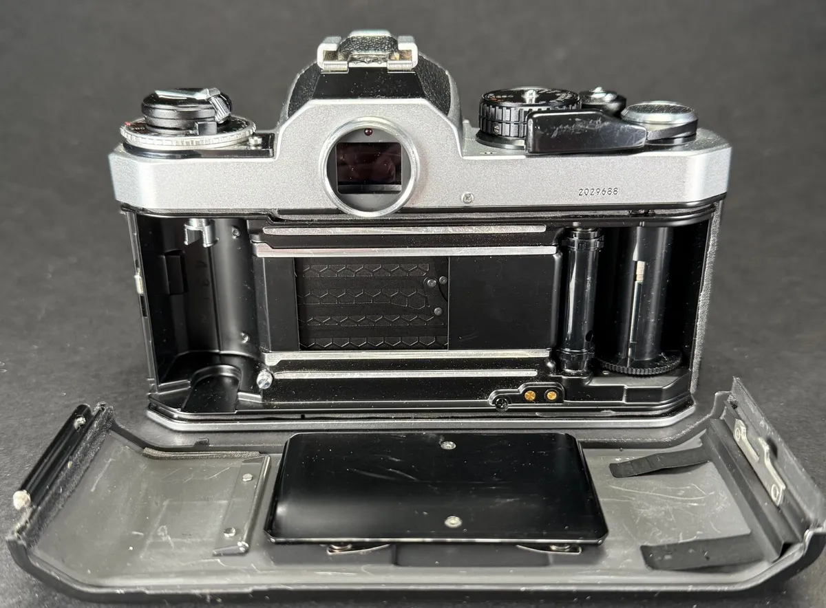 Nikon FE 2 bundle - Image 4
