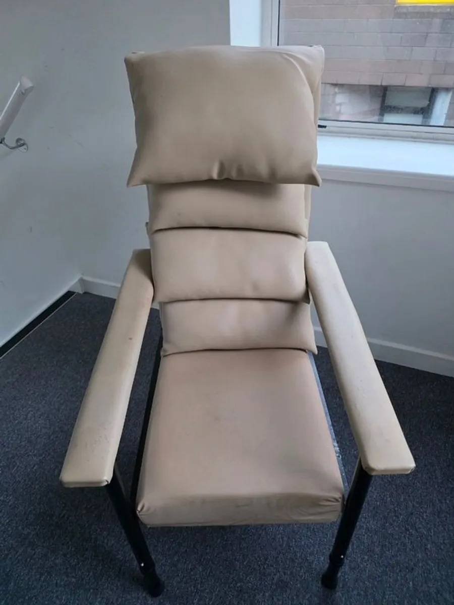 Orthopaedic (hip) chair - Image 1