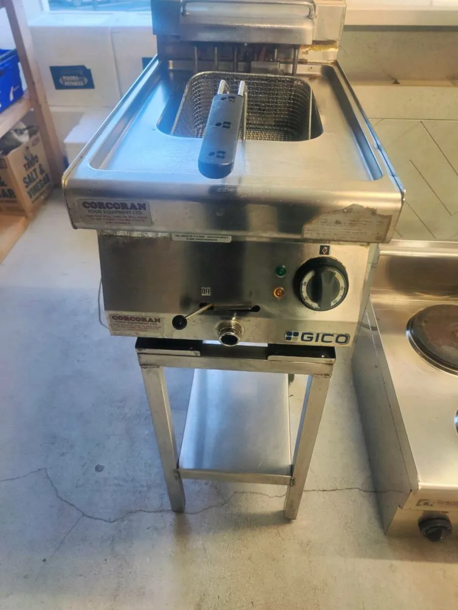 Commercial kitchen appliances - Image 1