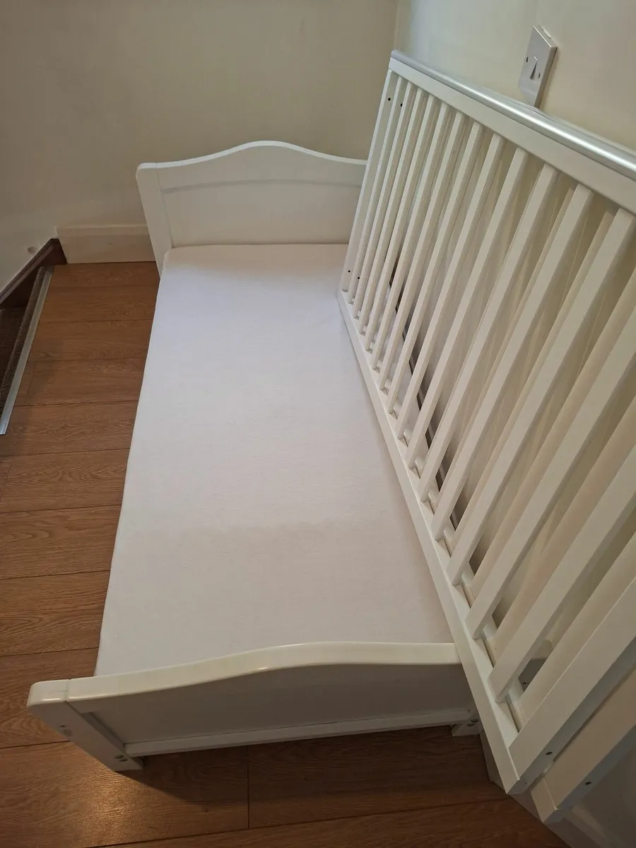 Cot bed - Image 2