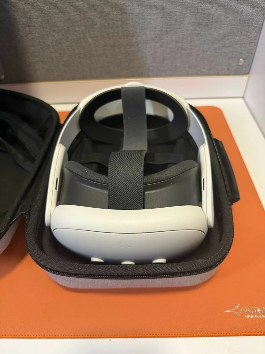 Meta Quest 3 512GB VR Headset with Elite Strap - Image 4