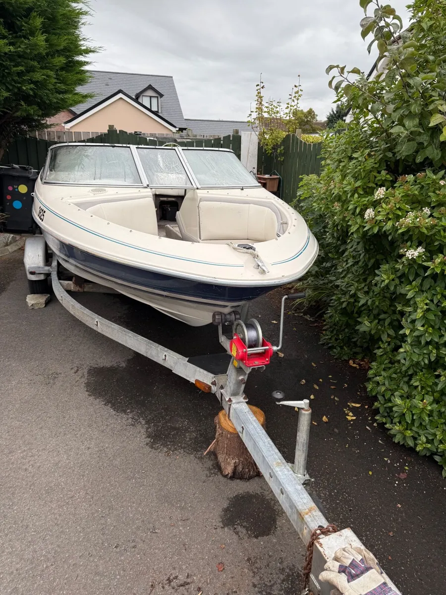 Bayliner 1700 Boat & Trailer - Image 2