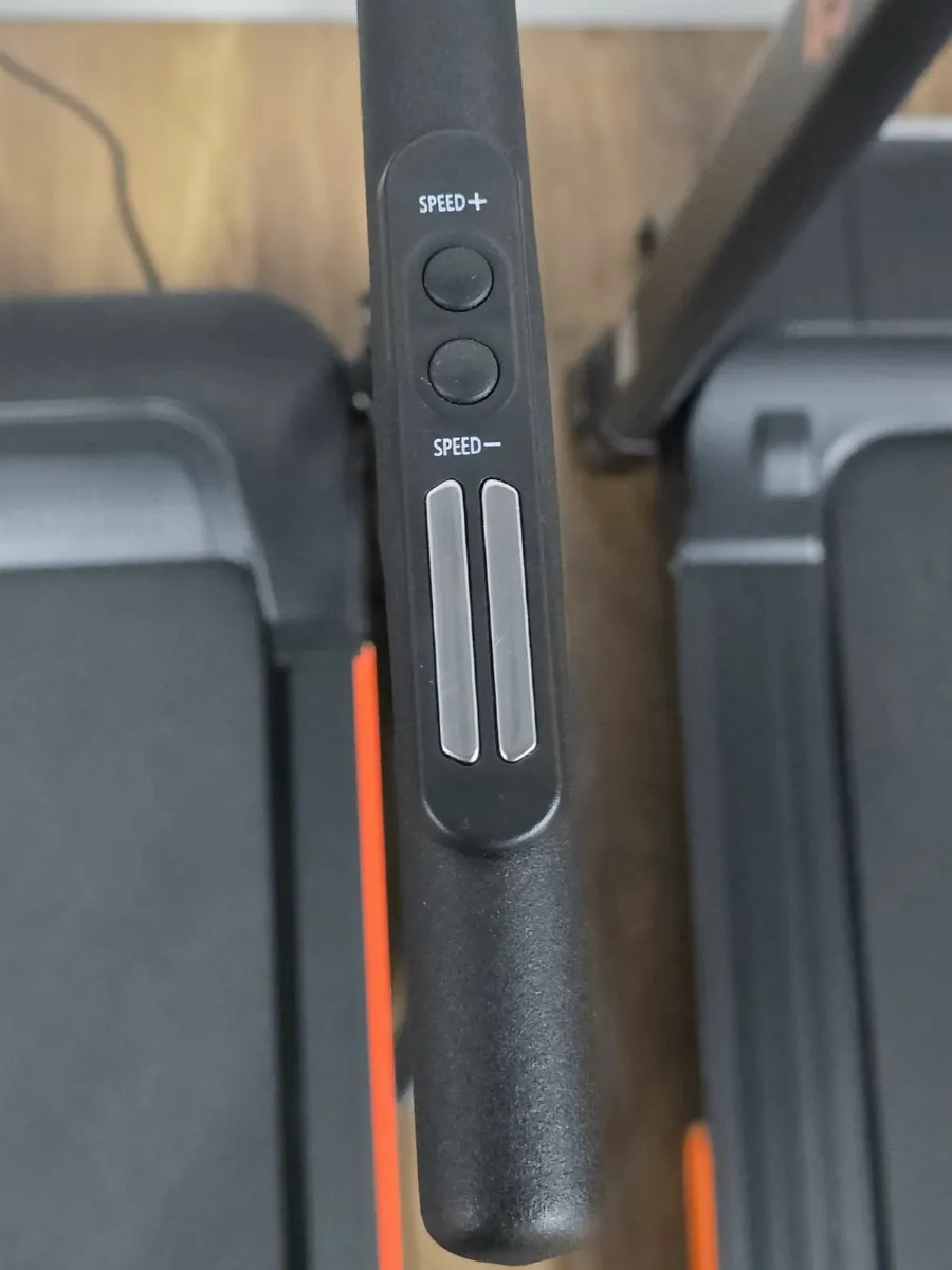 Agility 250 Treadmill | 4 Incline Levels - Image 4