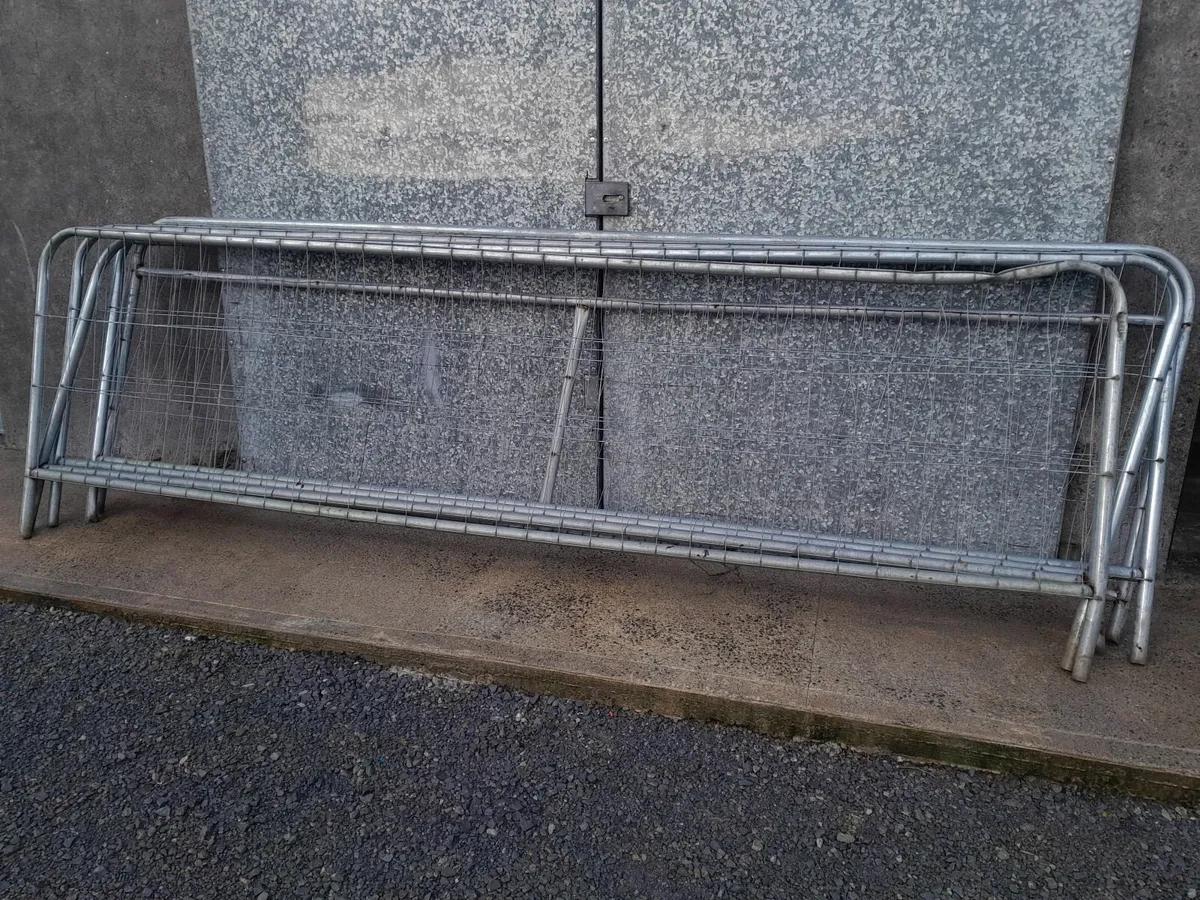 Sheep/Lamb pens - Image 3