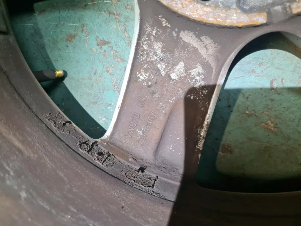 4x 16 inch vw alloys - Image 2