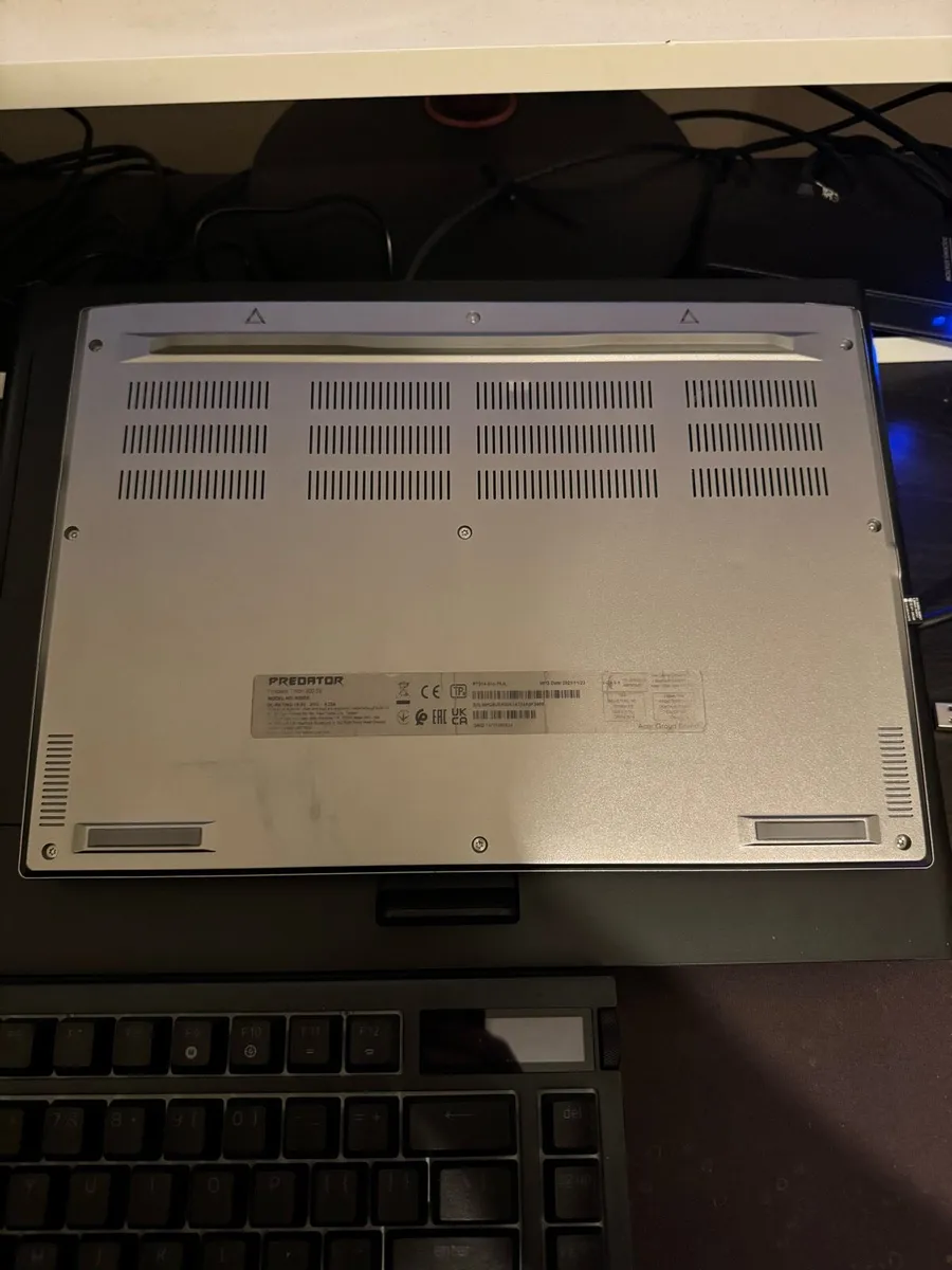 Acer Predator Triton 300 SE - Image 3