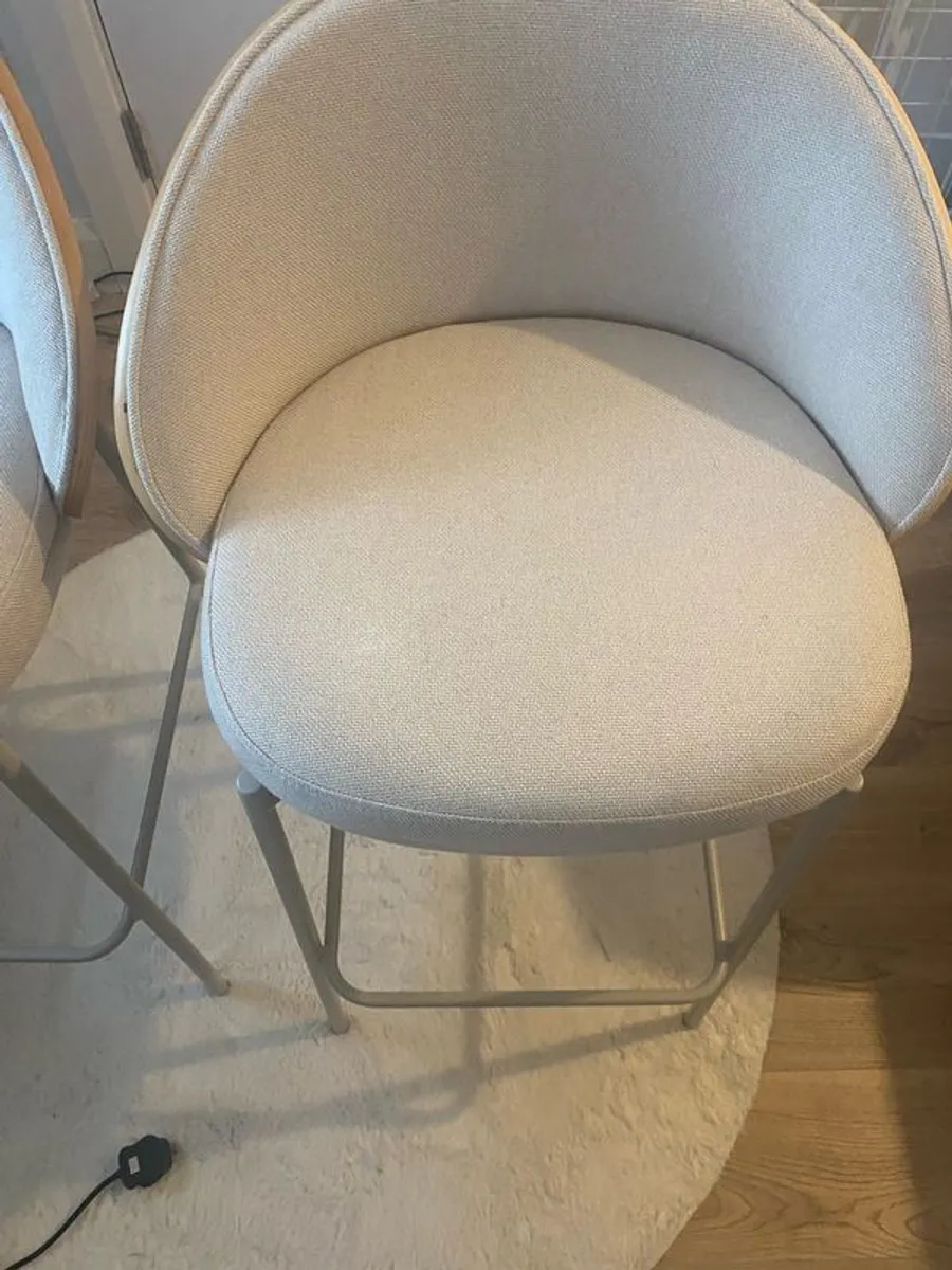 Kitchen counter stools - Image 4