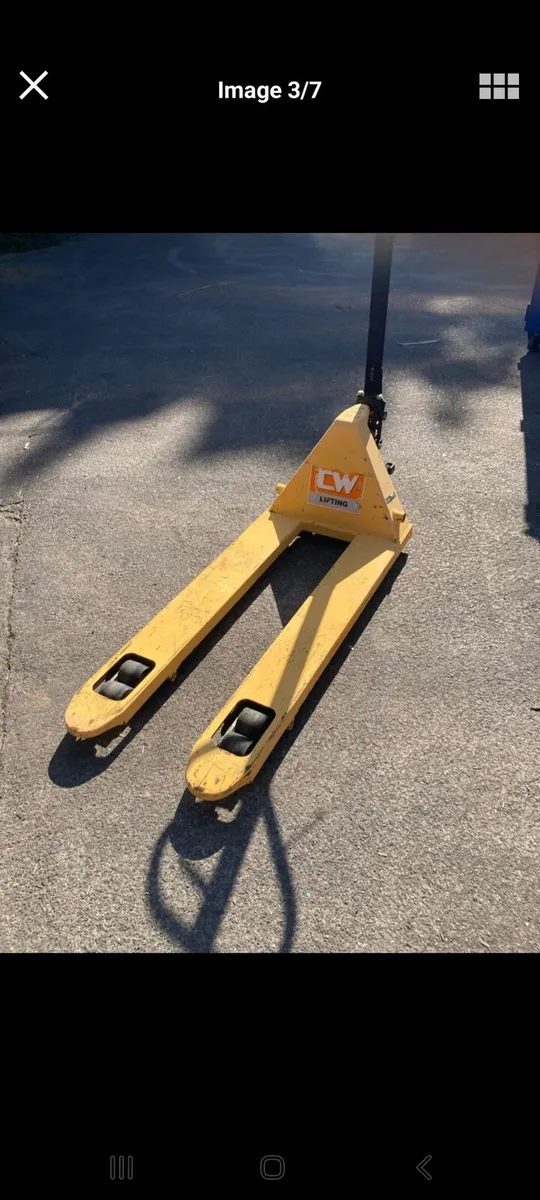 Pallet truck