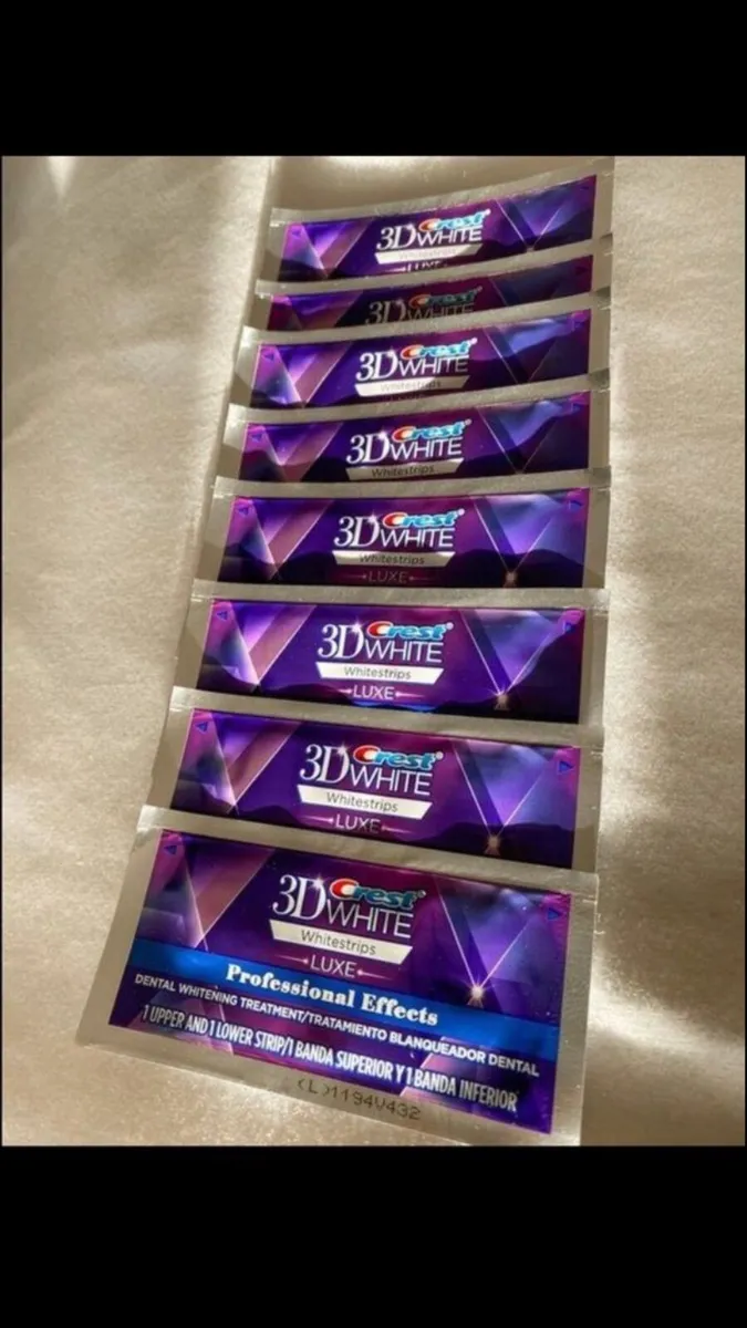 Brand New, Sealed, Crest 3D Teeth Whitening Strips - Image 4