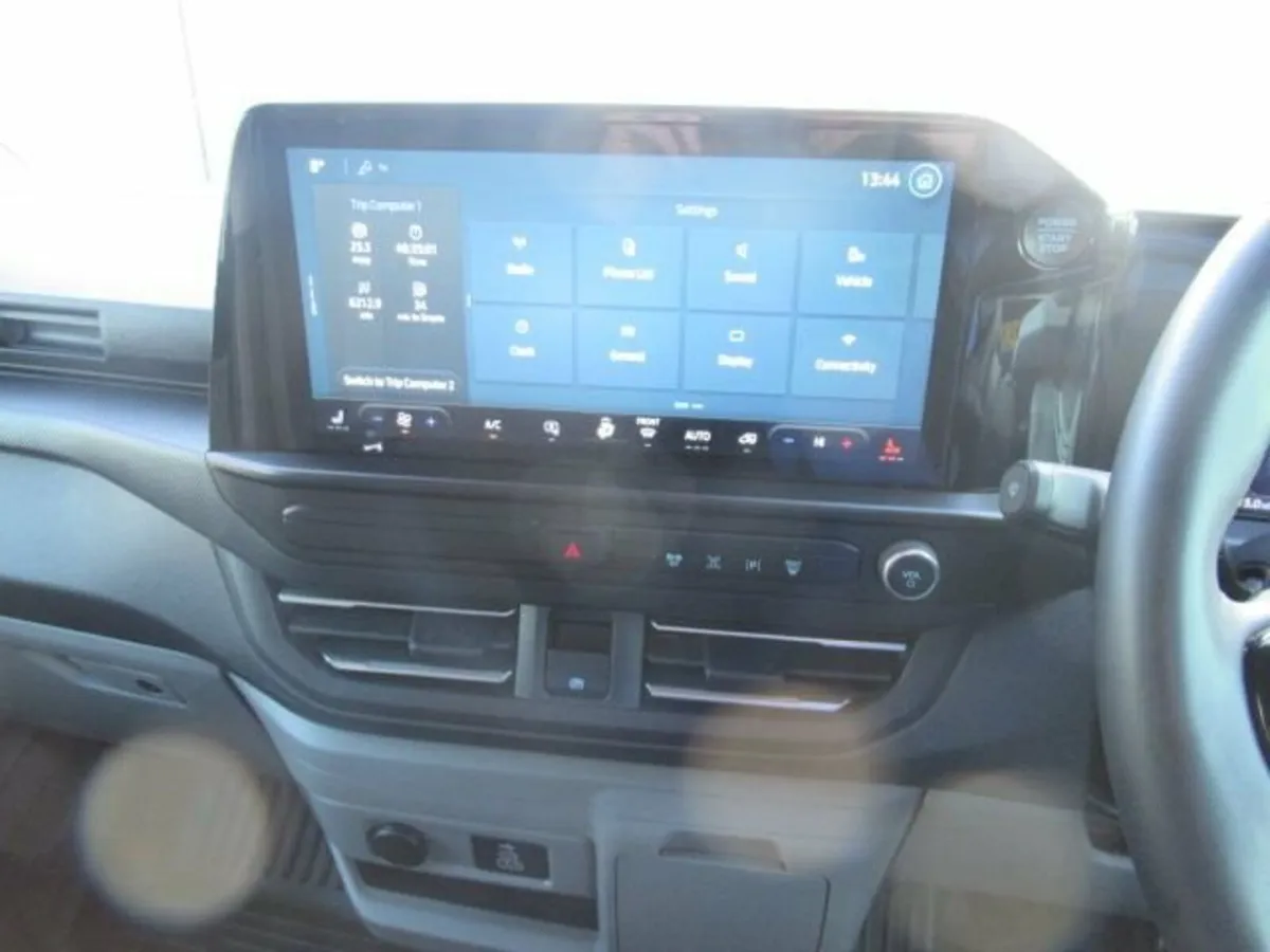 2.0 320 LWB EcoBlue Limited (170 ps) Auto L2 H1 Pa - Image 4