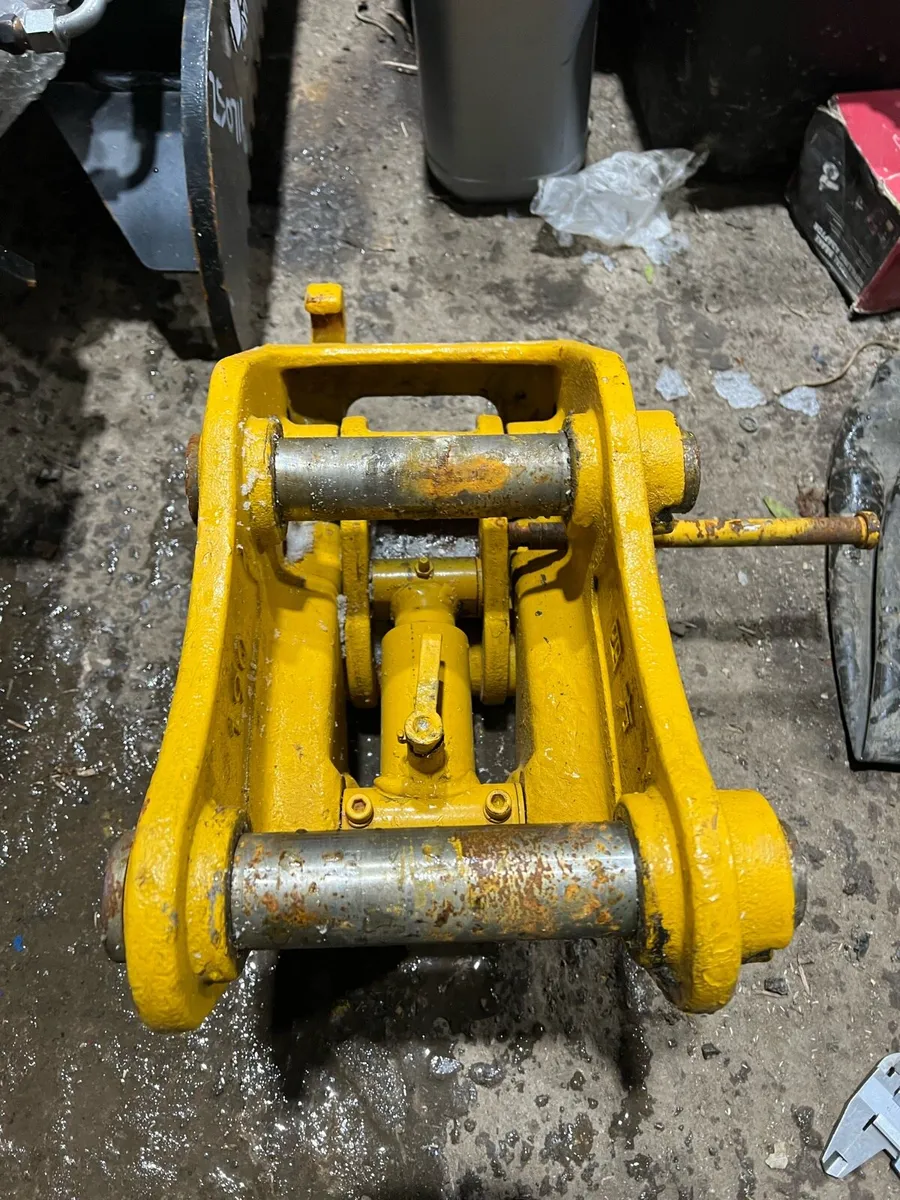 40mm pin Manual quick hitch - Image 3