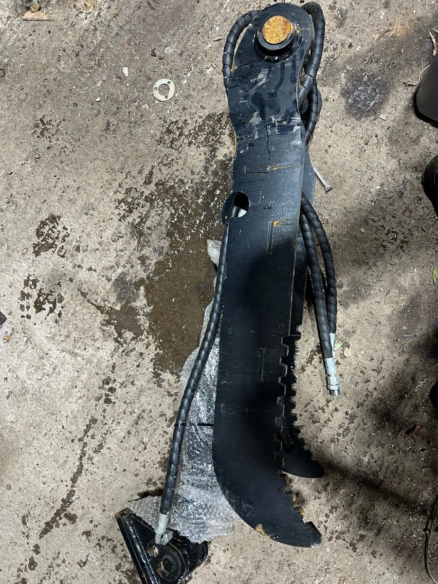 8-10ton hydraulic thumb - Image 1