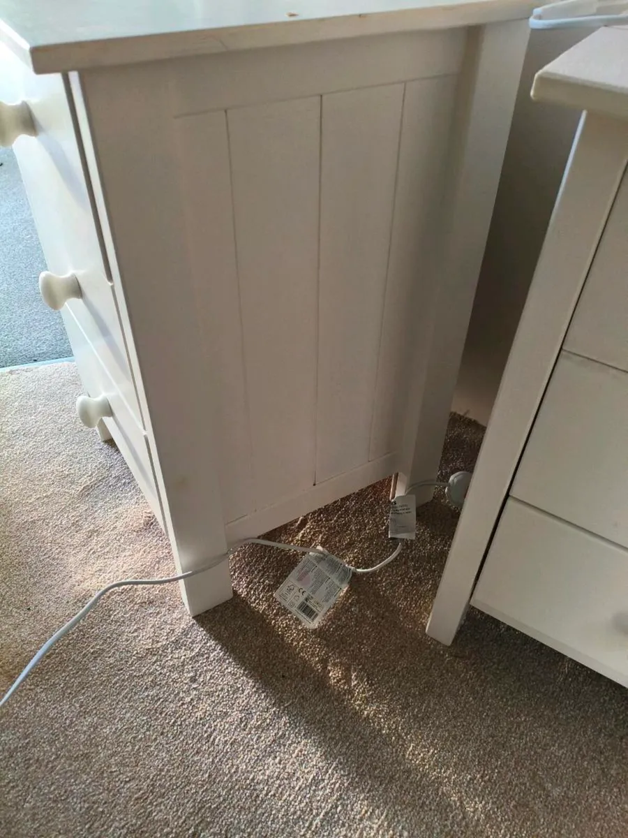 2 New white lockers, with lamps,100 for lot - Image 4