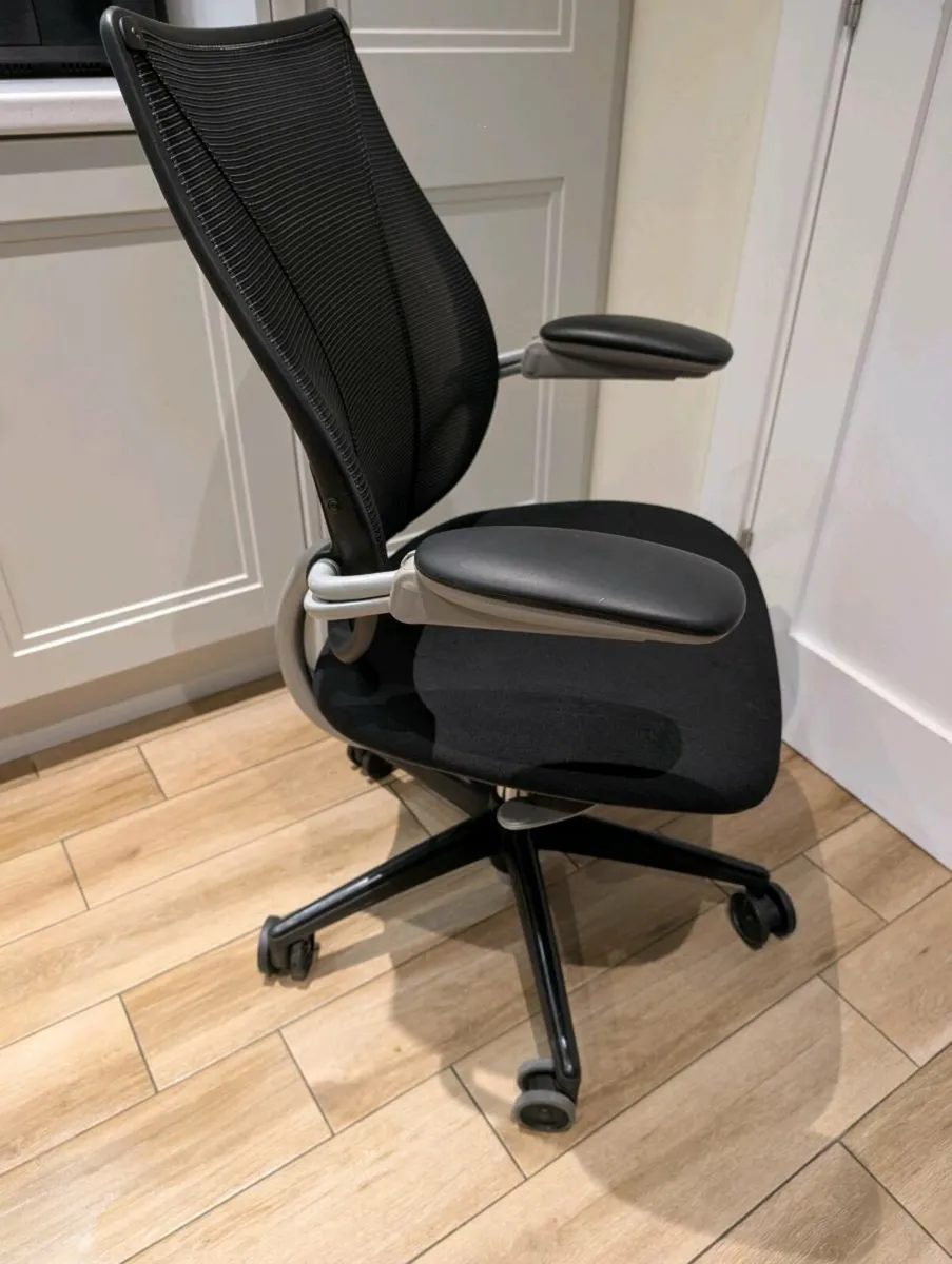 Ergonomic office chair - Image 2
