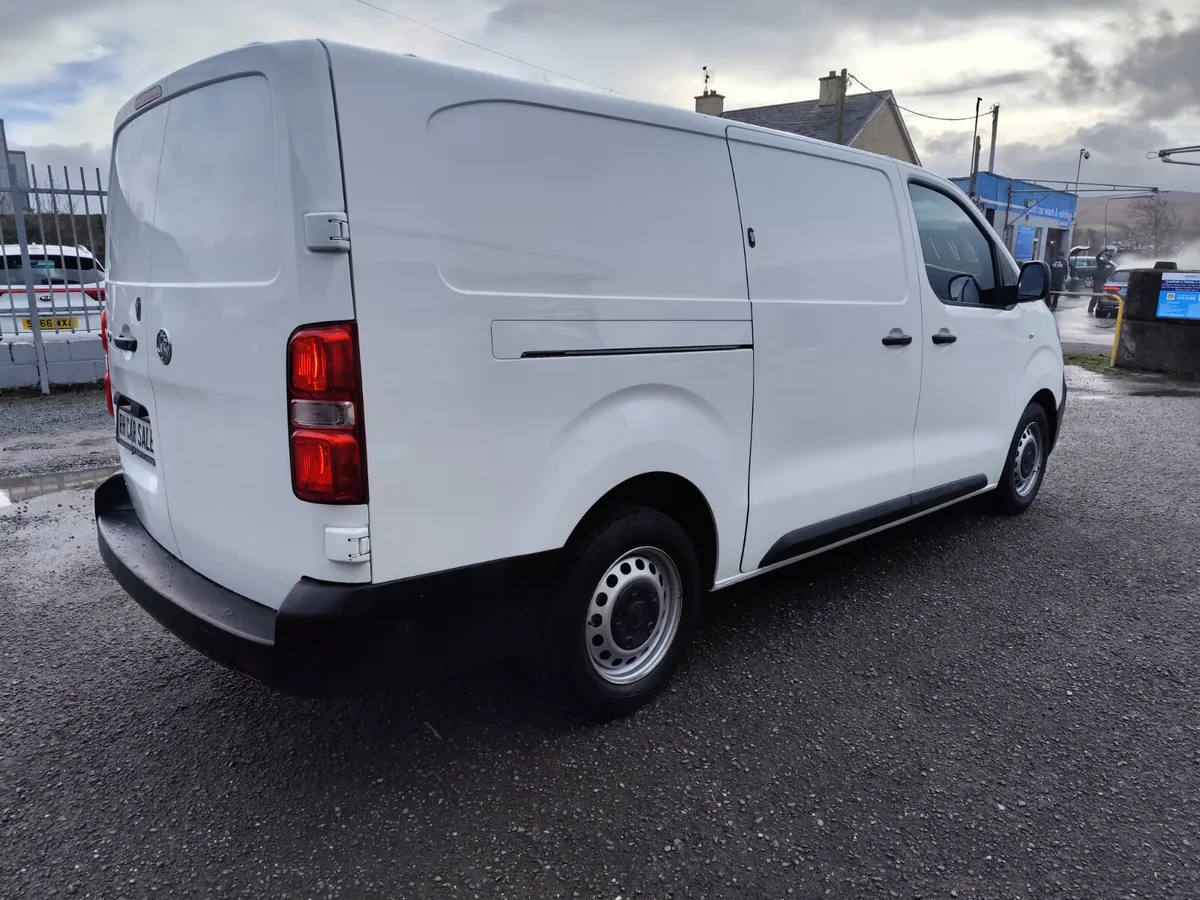 2022 Vauxhall Vivaro 1.5 cdti dynamic - Image 4