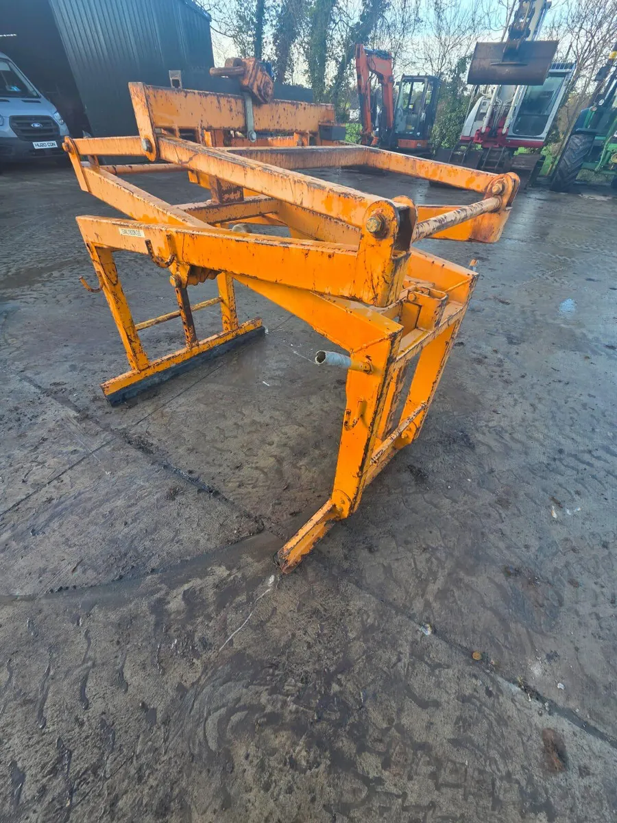 Eichenger Large Block Grab - SWL 1,800KG - Image 2