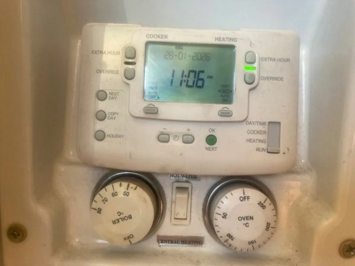 Stanley oil cooker - Image 2