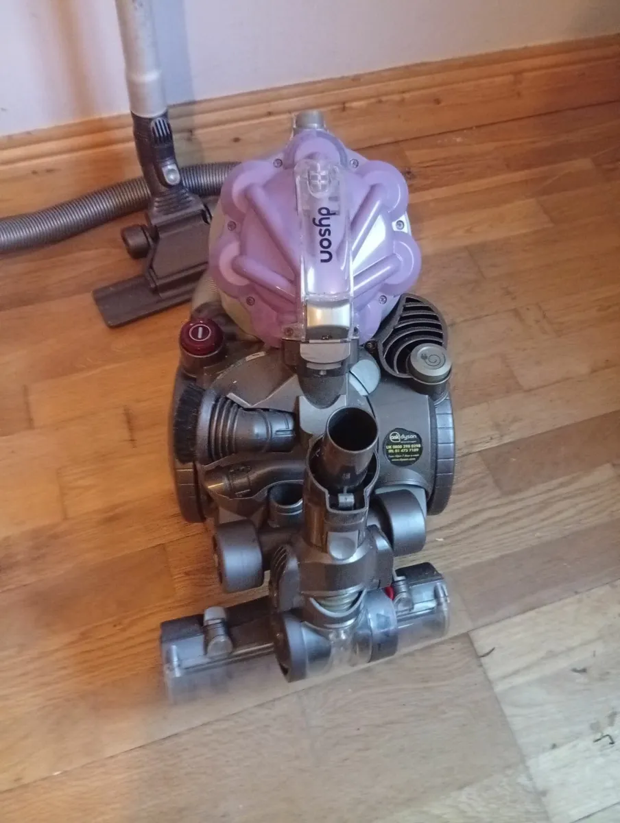 Quality Dyson Bag less Animal Vacuum Cleaner - Image 2