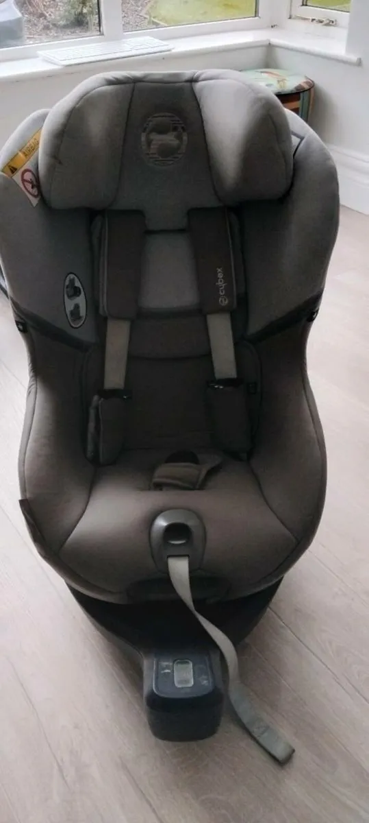 Free Cybex Sirona S2 ISize Swivel car seat - Image 1