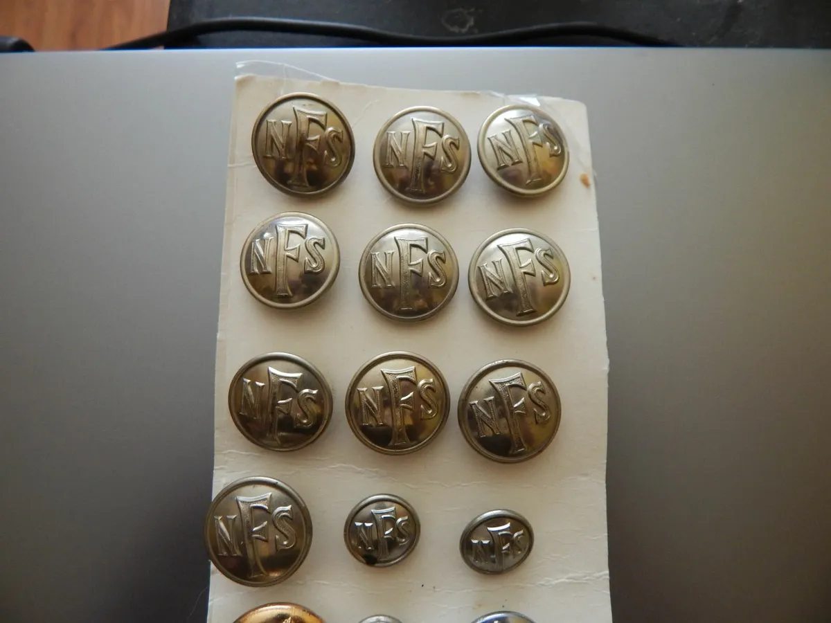 Selection of 22 Various Uniform Buttons - Image 4