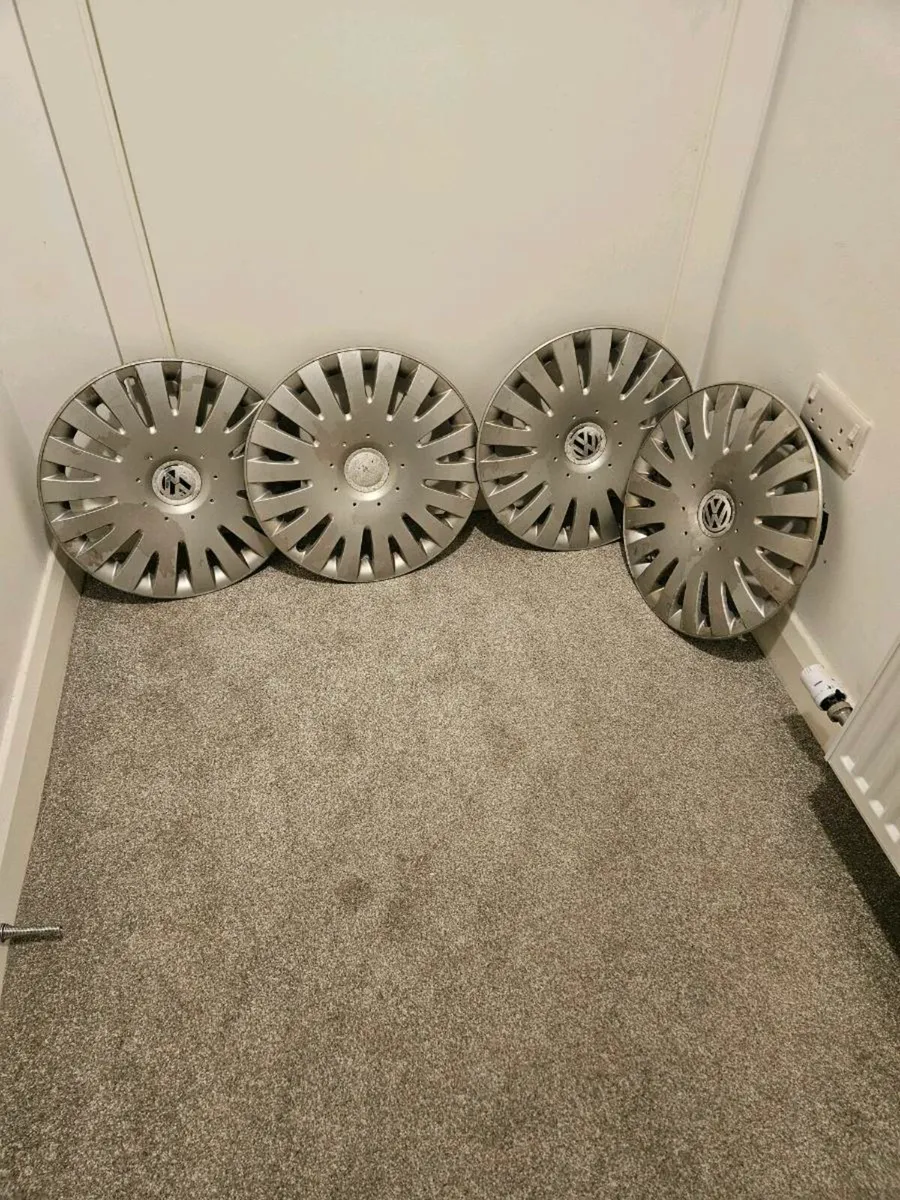 Volkswagen 16 wheel covers - Image 1