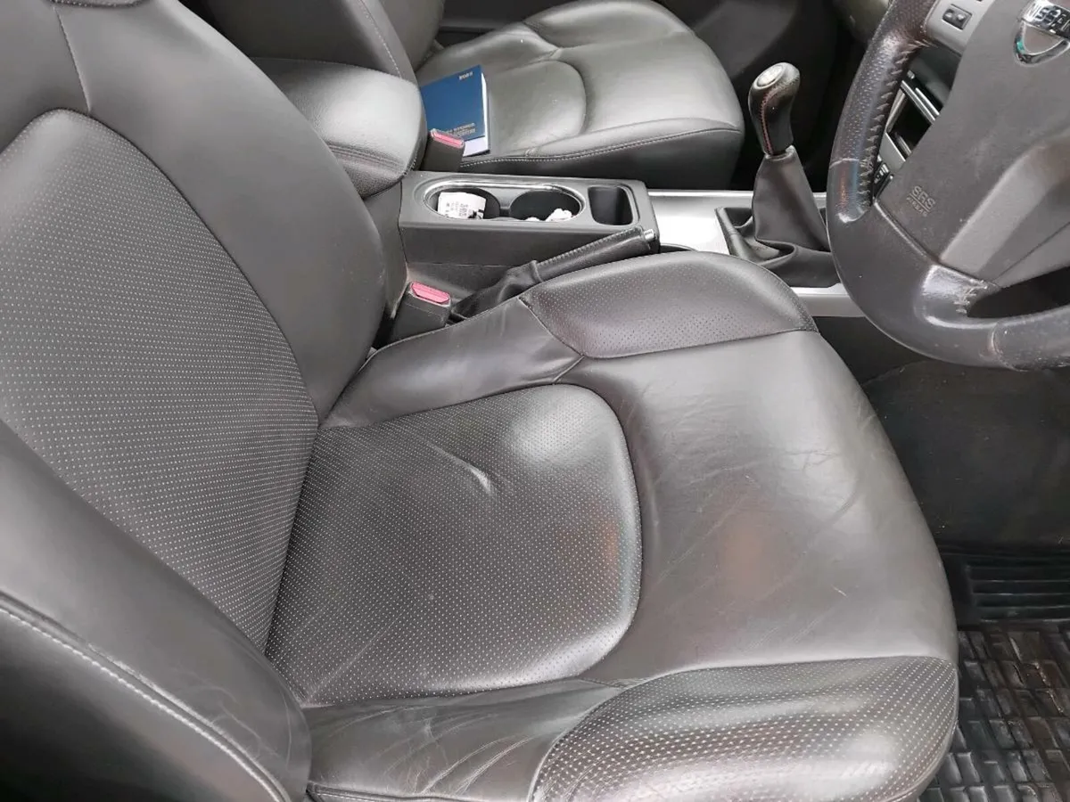 Nissan novara 4x4 - Image 4