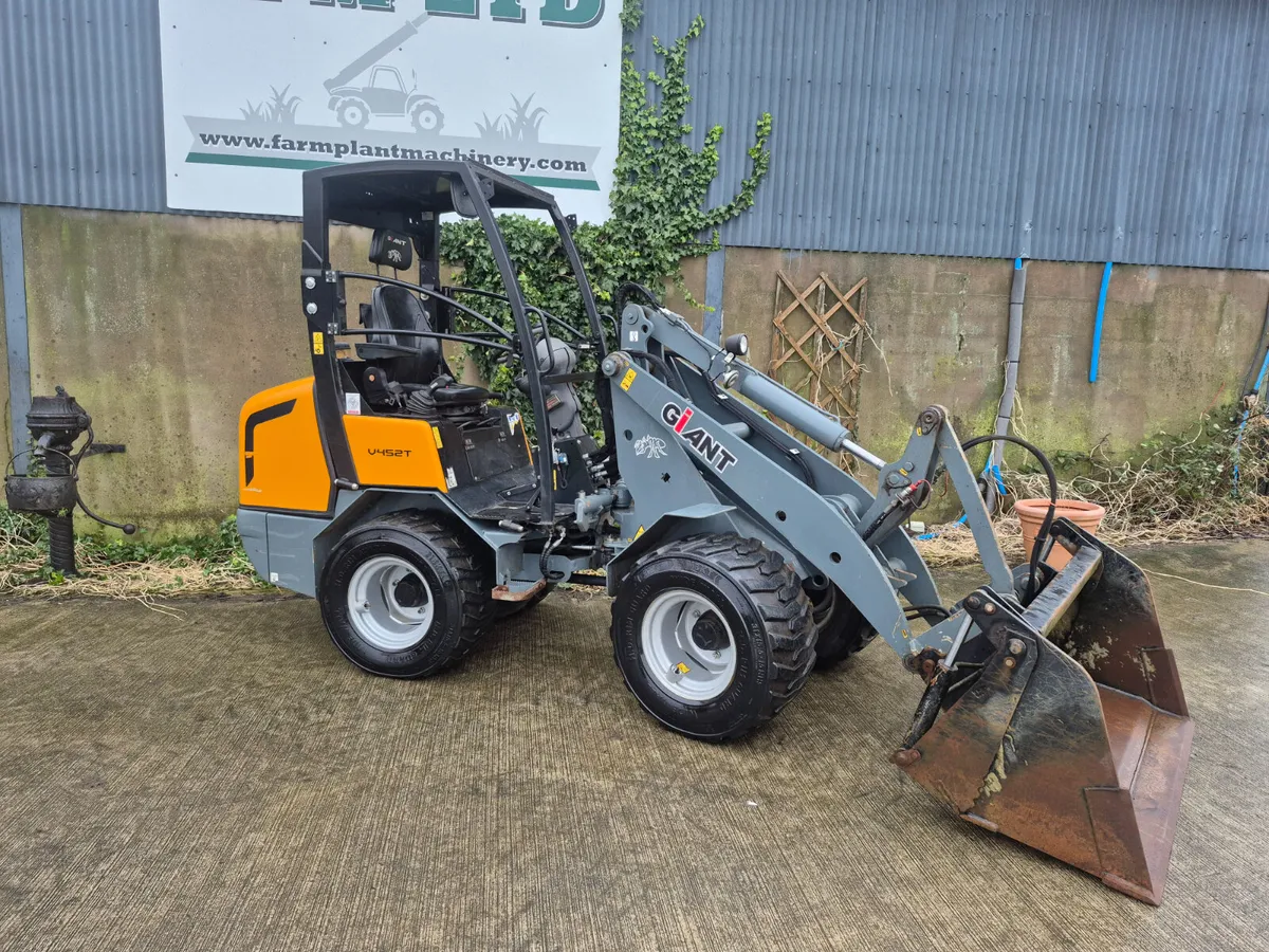 Giant V452T  ‼️AWAITING PAYMENT ‼️ - Image 1