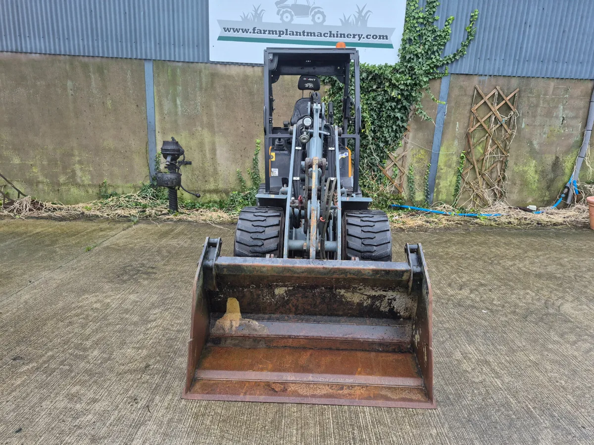 Giant V452T  ‼️AWAITING PAYMENT ‼️ - Image 3