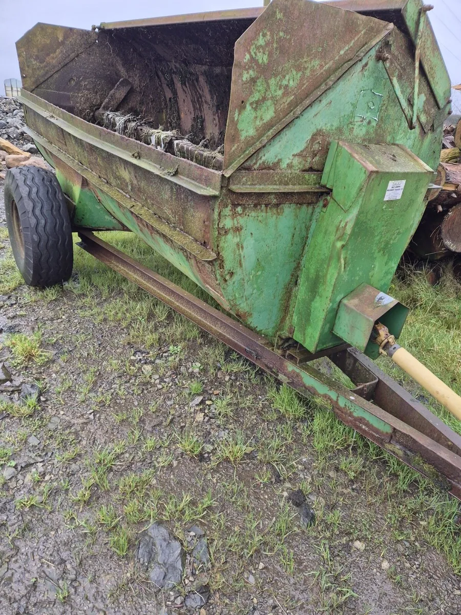 Dung spreader - Image 1