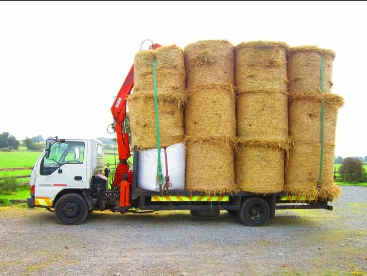 4x4 barley straw and 8x4x3s - Image 2