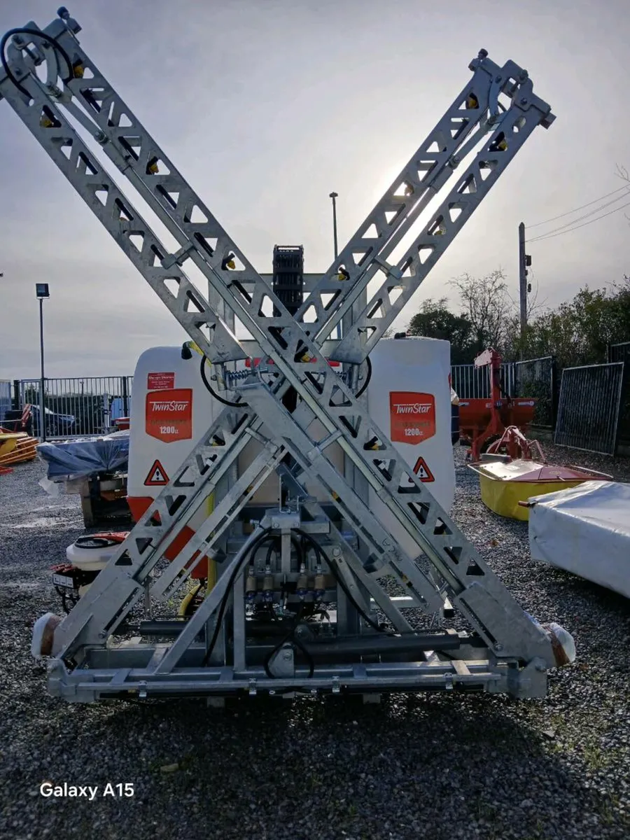 TWIN STAR 1200 LT SPRAYER. - Image 3