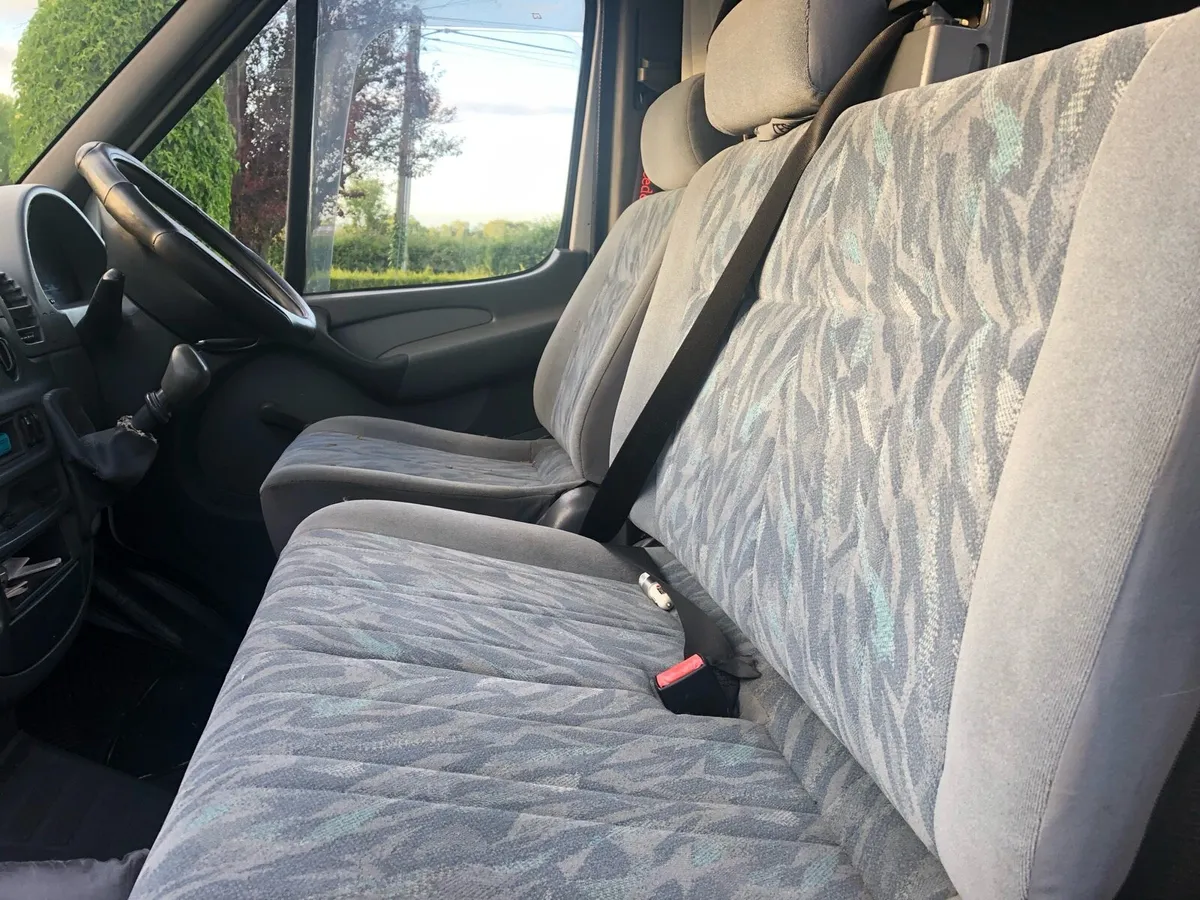 Mercedes Sprinter Campervan - Image 4