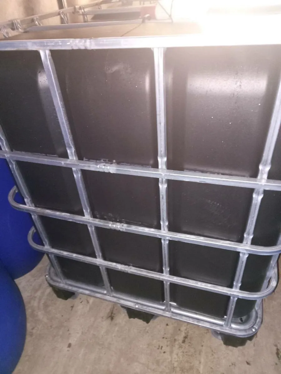 Plastic barrels - Image 1