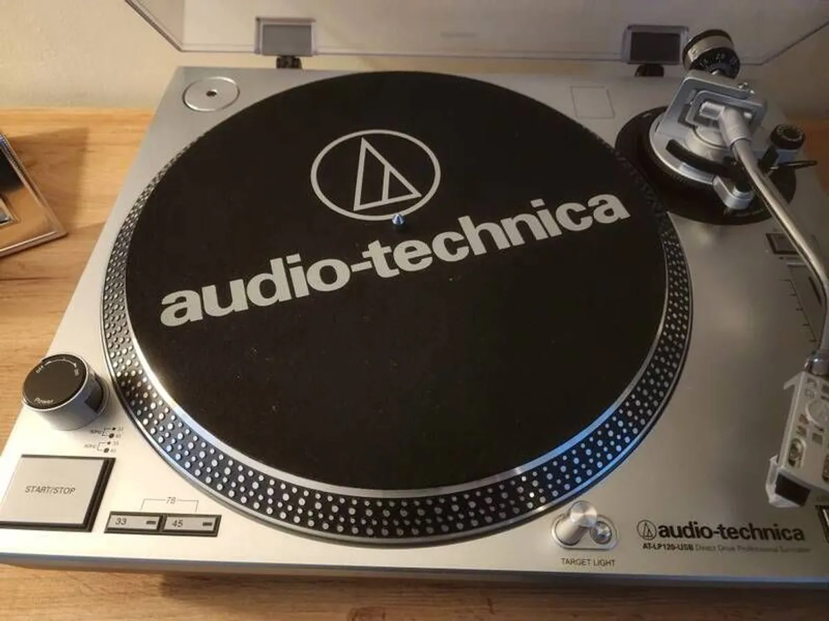 Audio Technica record player - Image 4