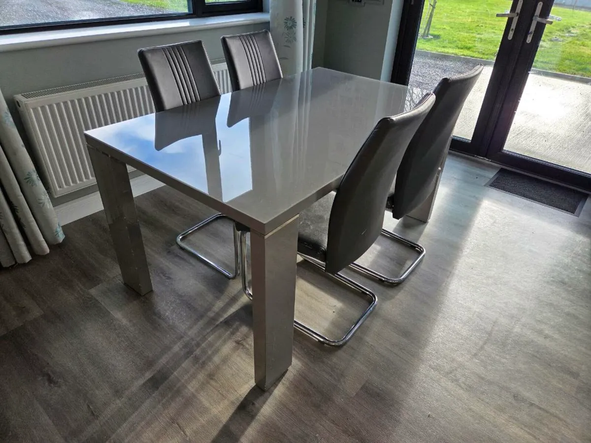 Glass top table & 4 chairs - Image 1
