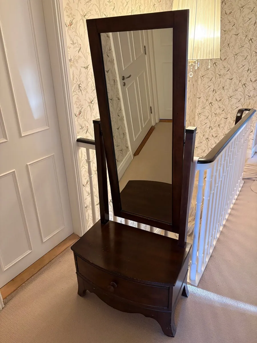 Willis and Gambier mirror and drawer set - Image 1