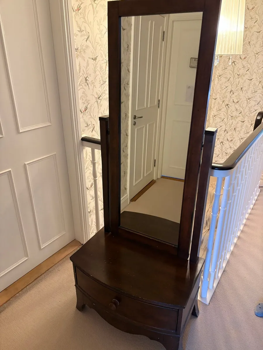 Willis and Gambier mirror and drawer set - Image 2