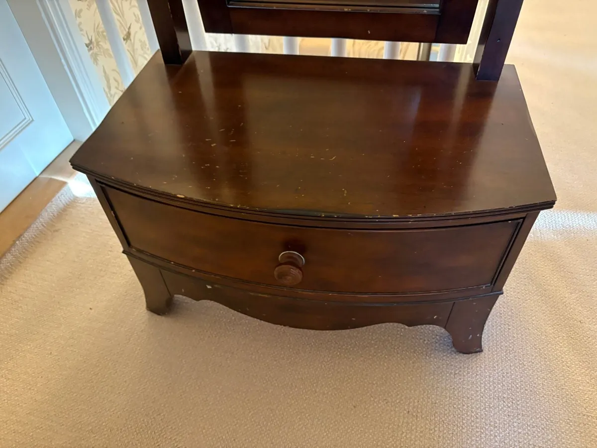 Willis and Gambier mirror and drawer set - Image 4