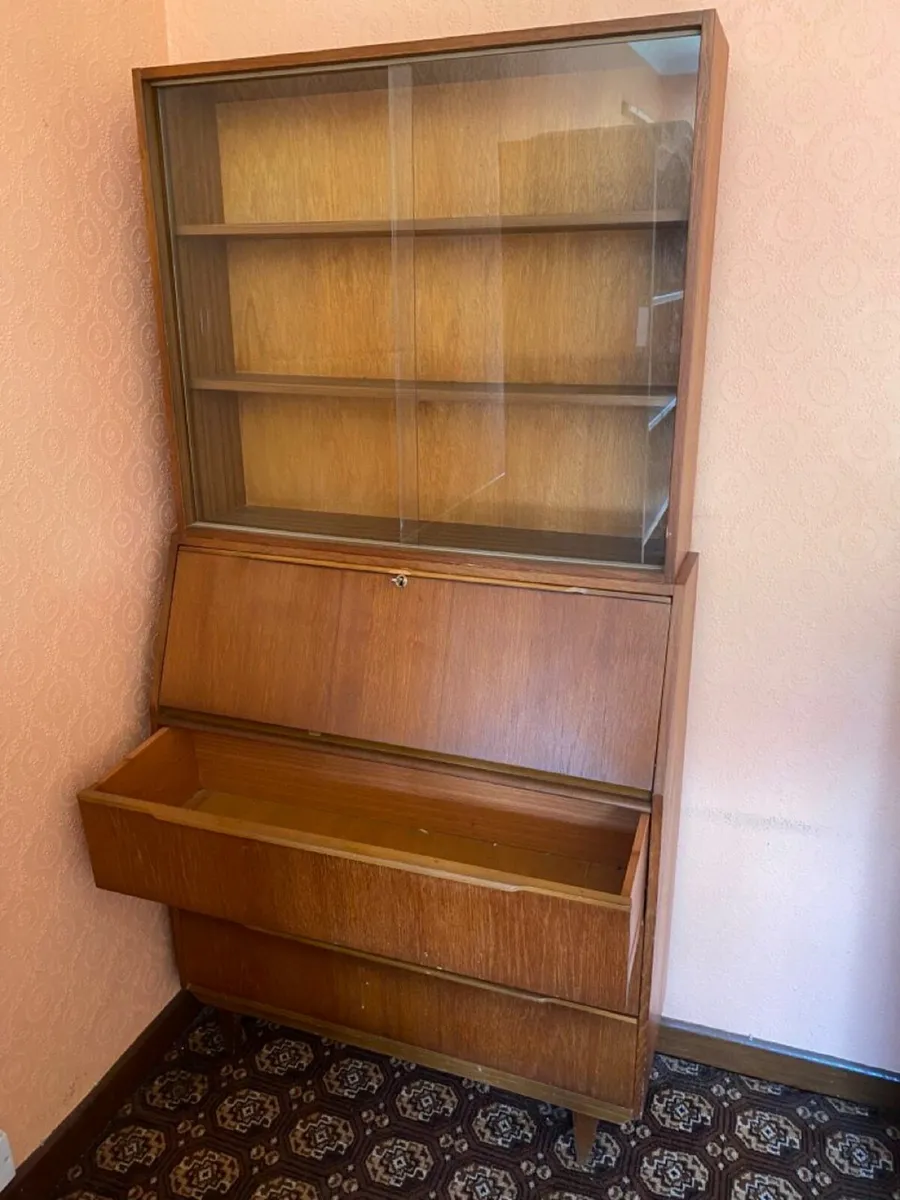 Mid century bureau with bookcase/display cabinet - Image 2