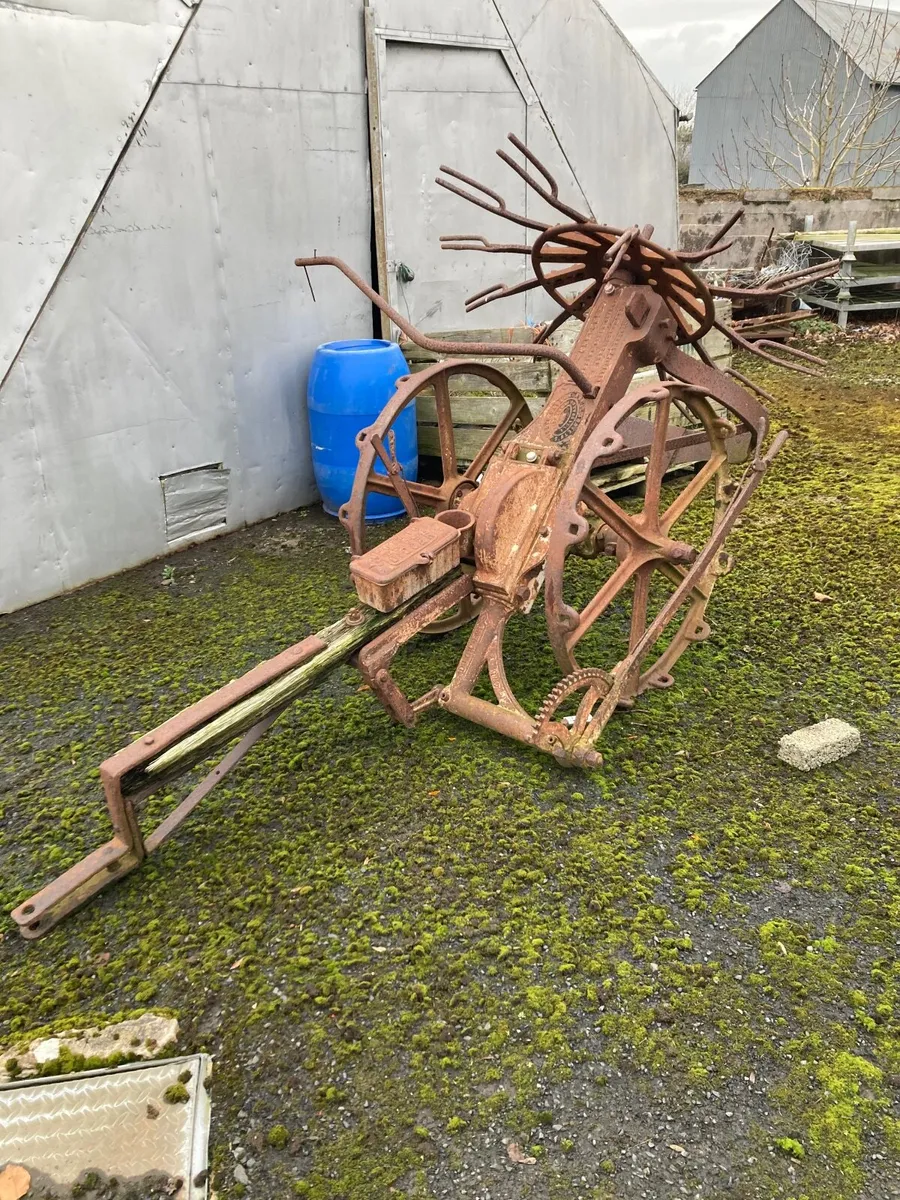 Vintage potato digger. - Image 1