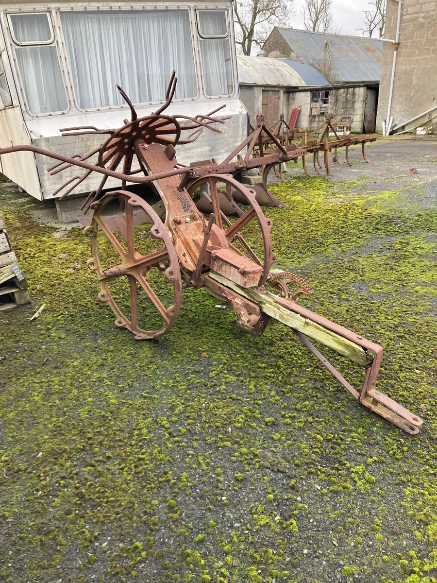 Vintage potato digger. - Image 2