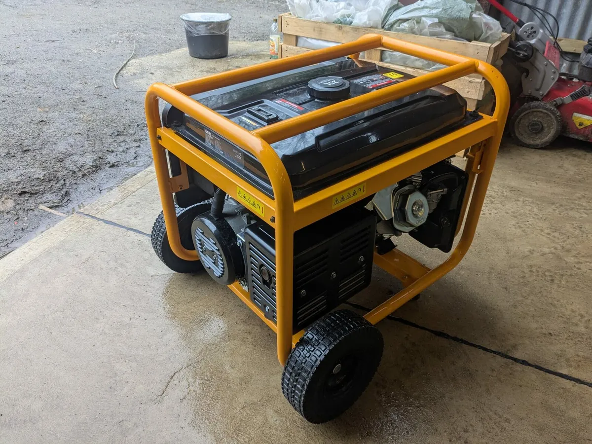 JCB 7.9kW / 9.8kVA Petrol Site Generator, 115V / 2 - Image 2