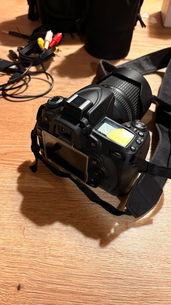 Nikon D90 DSLR Camera Kit - Image 2